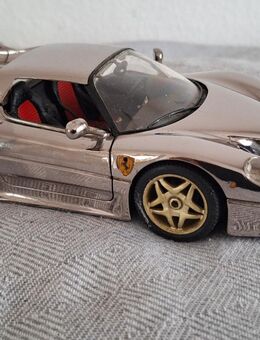 Modellautos 1:18---Verschiedene Ferrari siehe dazu die Fotos - Meckenheim