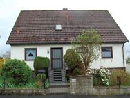 Einfamilienhaus mit Garten und Doppelgarage in ruhiger Lage von Tirschenreuth zu verkaufen - Tirschenreuth