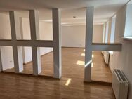 4-ZImmer-Dachgeschosswohnung in ruhiger Zentrumslage mit Einbauküche, Innenhofnutzung - Helmstedt