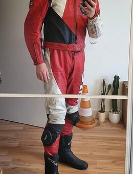 Ältere Motorradkombi mit Protektoren Gr. 58 rot schwarz weiss, Schoeller Keprotec Kevlar - Chemnitz