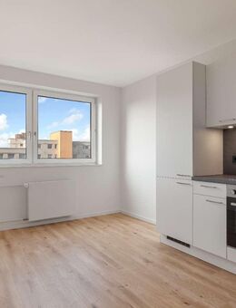Exklusiv sanierte 2-Zimmer Wohnung mit Einbauküche in Marienfelde! - Berlin