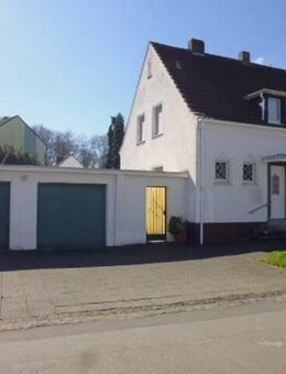 Charmantes Einfamilienhaus mit Doppelgarage und Nebengebäude in ruhiger Sackgassenlage in Moers - Moers