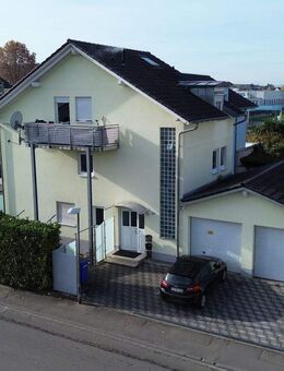 Endingen - Modernes Haus von 2004 mit kleinem Garten: Perfekt zum Selbstbewohnen oder als Investment - Endingen (Kaiserstuhl)