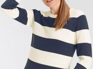 DELMAO Rundhalspullover (Set, 2-tlg., Pullover + Mütze) mit passender Mütze