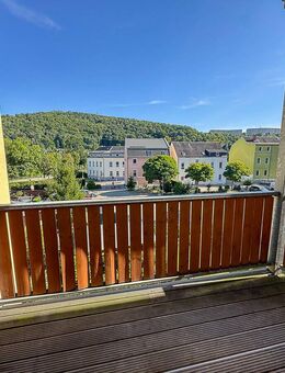 Schicke 2-Raum-Wohnung mit Balkon & Einbauküche in ruhiger, aber zentraler Lage von Aue - Aue