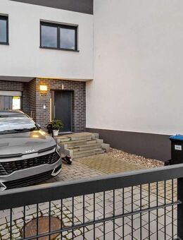 Modernes Neubau-Reihenhaus in Halle! Energieeffizientes Zuhause mit Solaranlage und Wohlfühlgarten - Halle (Saale)