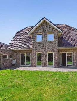 Klassisch & Hochwertig: Einfamilienhaus mit Designerküche, Wärmepumpe, PV-Anlage & Luxusausstattung - Schüttorf