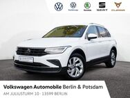 VW Tiguan, 2.0 TDI Move, Jahr 2023 - Berlin