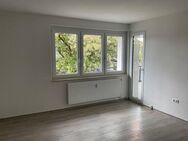 Lichtdurchflutete 2-Zimmer Wohnung mit Balkon in Bielefeld-Sennestadt! - Bielefeld