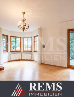 Charmante Stadtvilla mit 2-3 Wohneinheiten in ruhiger und zentrumsnaher Lage von Schorndorf-Süd - Schorndorf (Baden-Württemberg)