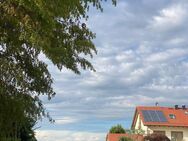Top gepflegte 2 ZKB + Balkon + Aufzug - Höhenkirchen-Siegertsbrunn