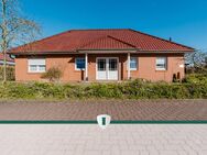 Walmdachbungalow mit großem, nicht einsehbarem Garten - Wohnen auf einer Ebene in ruhiger Lage - Bücken