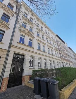 / Dachgeschoss Wohnung in Gohlis-Süd mit EBK / solide vermietet - Leipzig