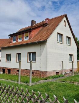 RESERVIERT: Ein- bis Zweifamilienhaus mit großem Potenzial - massiv, vollunterkellert, 3 Garagen - Ebsdorfergrund