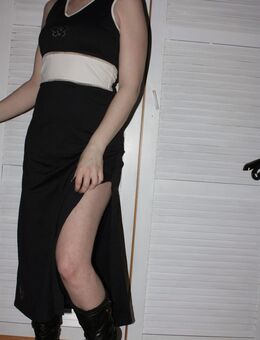 Bodenlanges Maxikleid, geschlitzt, Gr. 36 - Düsseldorf