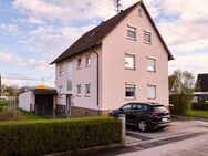 "SOMMERTRAUM" Mehrfamilienhaus mit pompösen Grundstück. 2 von 3 Wohnungen ab Juni frei - Leutenbach (Baden-Württemberg)