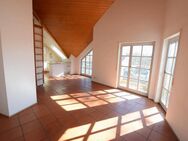 Gemütliche, großzügige und gepflegte 2-Zimmer-Dachgeschosswohnung mit Balkon. - Radolfzell (Bodensee)