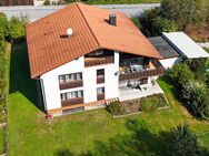 Geräumiges Mehrfamilienhaus mit vermieteter OG-Wohnung, ausgebautem Dachgeschoss, sehr ruhige Lage, unverbaubares Grundstück, gute Anbindung an Passau - Tiefenbach (Landkreis Passau)