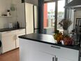 Moderne Küchenschränke in neuwertigem Zustand in 60486