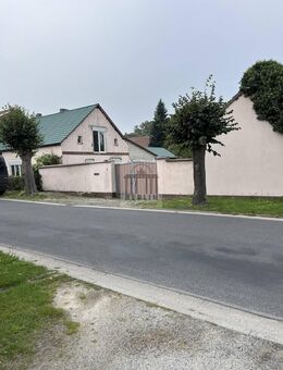 Haus mit Geschichte, großem Grundstück und Raum für Ihre Visionen! - Bronkow