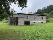 Große Massiv-Scheune mit Garage als Rohbau auf 1.200 m² Baugrundstück für Wohnhaus - Weigendorf