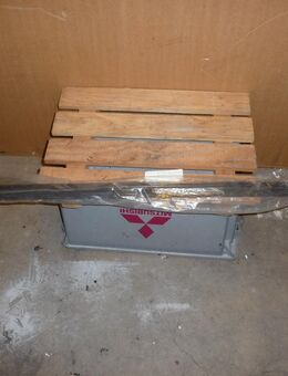 MB477581 Zierleiste unten, Heckscheibe Mitsubishi Galant E30 - Hannover Vahrenwald-List