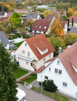 Renovierungsbedürftiges Haus mit kleinem Garten, Terrasse und Sauna - Eislingen (Fils)
