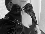 BDSM Session with Lady R - Berlin