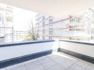 Modernes Wohnambiente mit großzügigem Balkon: Helle 4-Z.-Neubau-Wohnung - Schwäbisch Gmünd