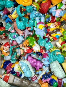 Figuren aus Überraschungseiern - Schmölln-Putzkau