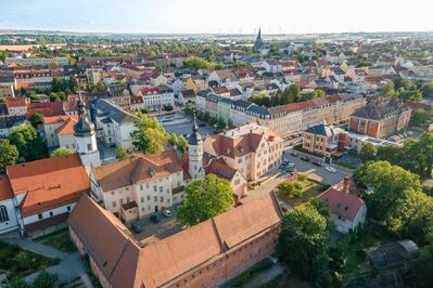 Investoren aufgepasst! 2 teilsanierte MFH mit Entwicklungs- und Wertsteigerungspotenzial in Riesa.