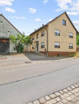 Bezugsfreies Wohnhaus mit Nebengebäuden und Ausbaupotential in Treuchtlingen-Wettelsheim - Treuchtlingen