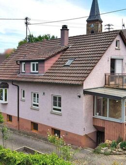 Einfamilienhaus mit ausgebautem Dachgeschoss, Terrasse, Dachterrasse & Gewölbekeller - Ölbronn-Dürrn