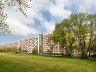 Für Senioren: 2-Raum-Wohnung mit Parkett, Bad mit Dusche und Aufzug + Pflegedienst im Haus - Leipzig