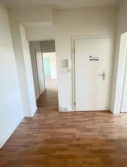 +++112m² mit 2 Balkonen wartet auf Sie und Ihre Familie+++ - Reinsdorf (Sachsen)