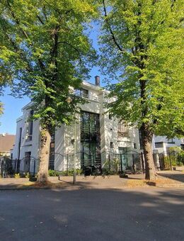 Wunderschöne Villa mit Duplex-Penthouse+ in Düsseldorf - Düsseldorf