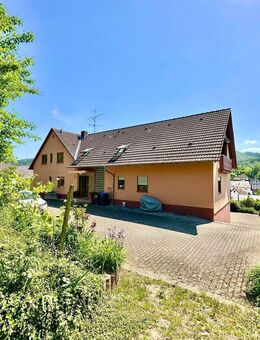 Traumhafte Lage, großes Grundstück, 3 Wohneinheiten - Mehrfamilienhaus in Herbolzheim-Broggingen - Herbolzheim