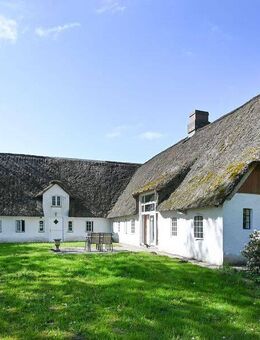 Historisches Reetdachanwesen mit vier Wohneinheiten in Nordfriesland! - Stadum