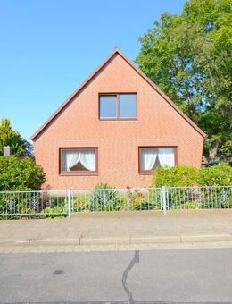 Einfamilienhaus in Meldorf - Solides Eigenheim mit großem Potenzial - Meldorf