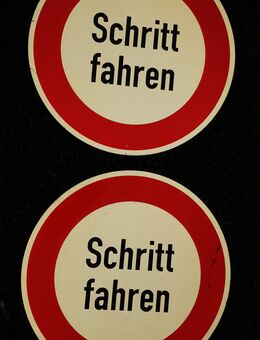 Schild "Schritt fahren" - Zülpich