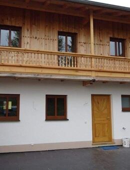 Neubau - Repräsentative Doppelhaushällfte in ruhiger Lage mit kleinem Garten - Schönau (Bayern)