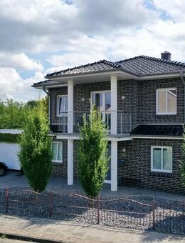Exklusives Einfamilienhaus mit zwei Vollgeschossen und Garage in Scheeßel - Scheeßel