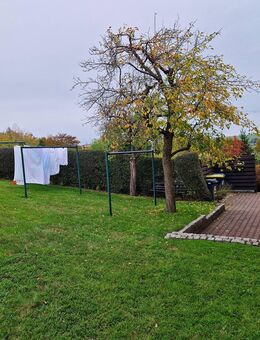 centrumsnahe, großzügige 2-Raum im Erdgeschoss mit PKW Stellplatz und Blick ins Grüne - Döbeln