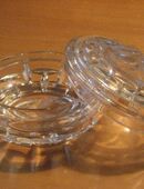 Gläserne Schale mit Deckel in 51375