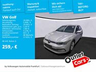 VW Golf, 1.5 VIII eTSI Life Fahrassistent Travel, Jahr 2021 - Frankfurt (Main)