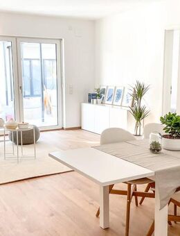 NEU! Lichtdurchflutet & luxuriös: 3-Zimmer-Wohnung mit eigenem Garten! Weitblick inklusive! - Roth (Bayern)