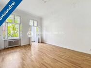 Provisionsfrei! 4-Zimmer-Altbauwohnung mit Balkon und Fahrstuhl! - Berlin