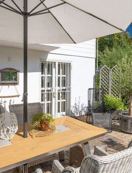 Rösrath-Durbusch: Freistehendes, saniertes Einfamilienhaus mit Charme, Doppelcarport und Stellplatz! - Rösrath