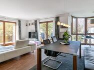 Helle 2-Zimmer-Wohnung mit zwei Balkonen und Blick ins Grüne - München