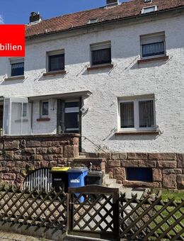 Charmantes Reihenmittelhaus mit Garten - viel Platz auf drei Etagen - Kirchhain